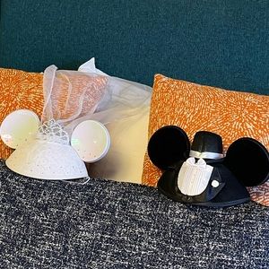 Disney Mickey & Minnie wedding hats bride and groom